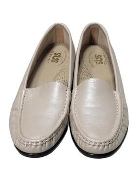 SAS Womens Size 9 S Narrow Slim Loafer Shoes Pearl White Cream Tripad Comfort